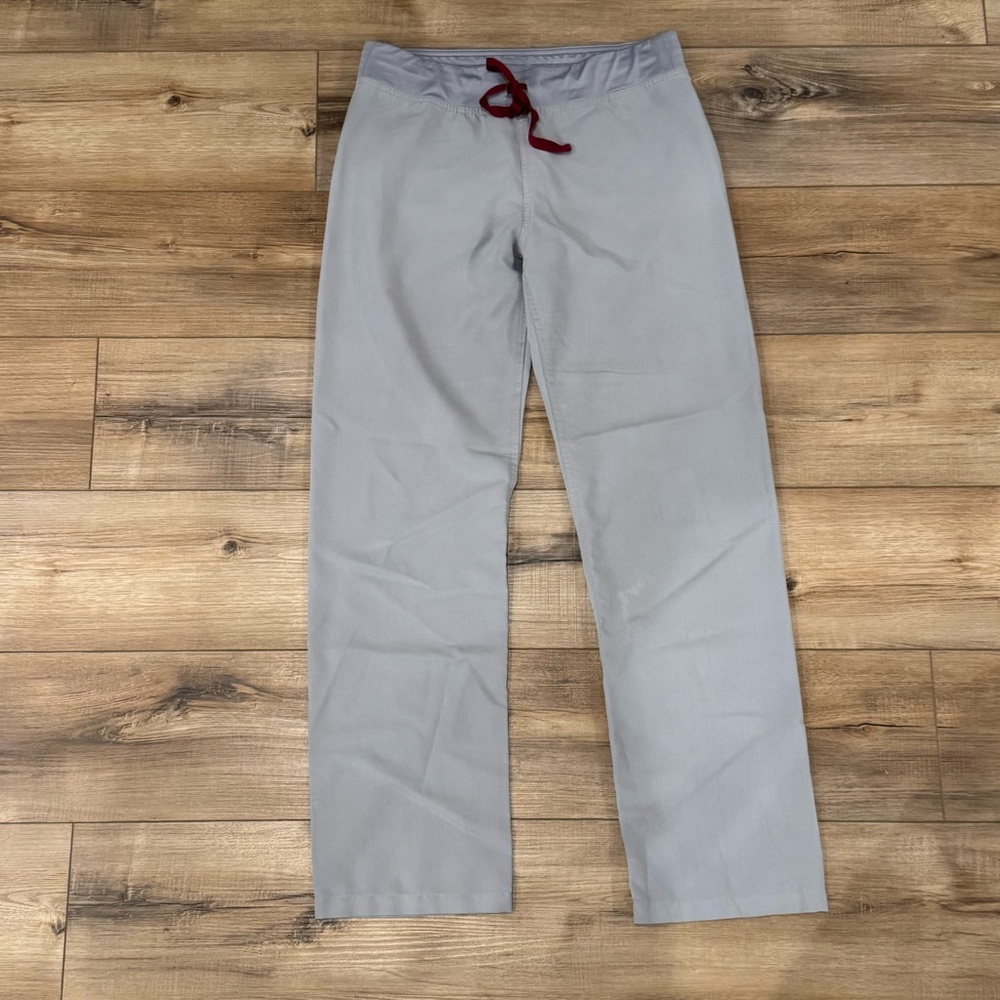 Figs Gray women’s scrub pants. Size S